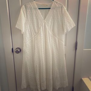 Roolee! Pretty white lace dress!